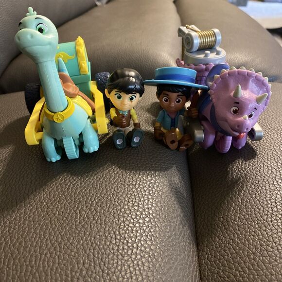Dino Ranch Disney Toy Figures Dinosaurs Lot Set Fun Moving Parts Hat - Picture 1 of 11